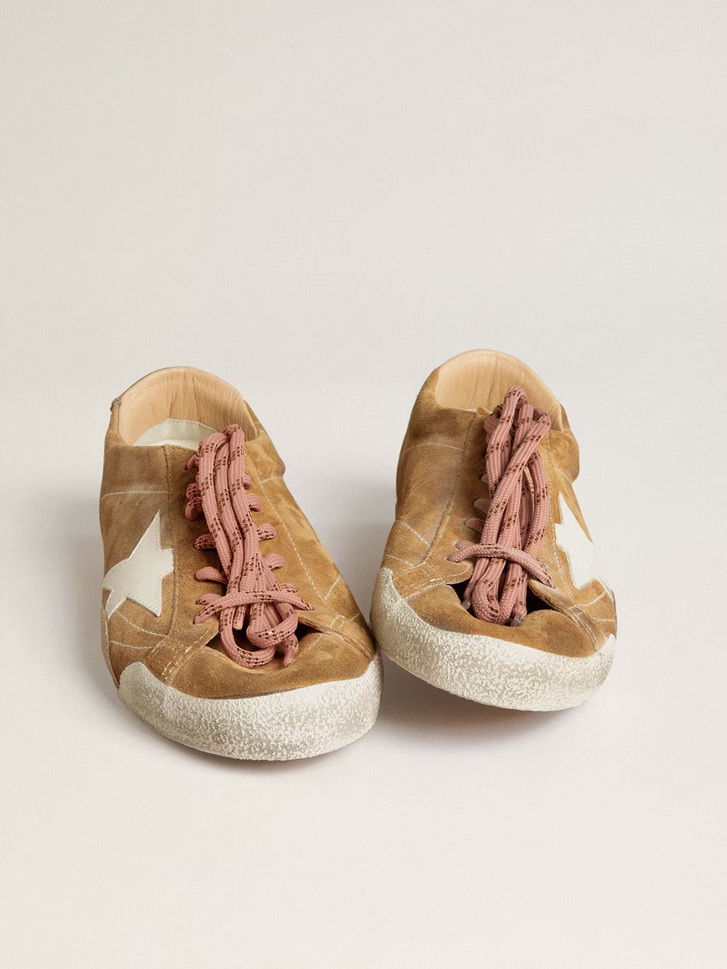 True-Star Donna in suede color tabacco con stella bianca e talloncino platino